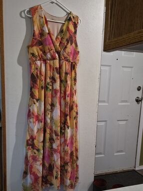 Brochure Sleeveless Floral V-Neck Maxi Dress in Yellow & Pink